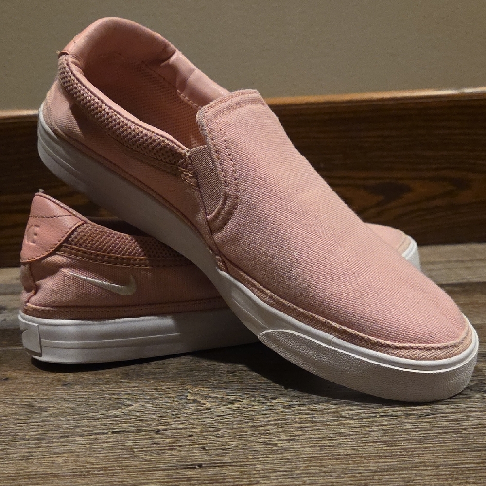 Womens Nike Court Legacy Slip On Shoes Sz9